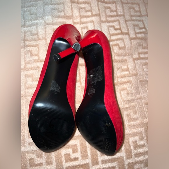 GUESS - Picture 5 of 5